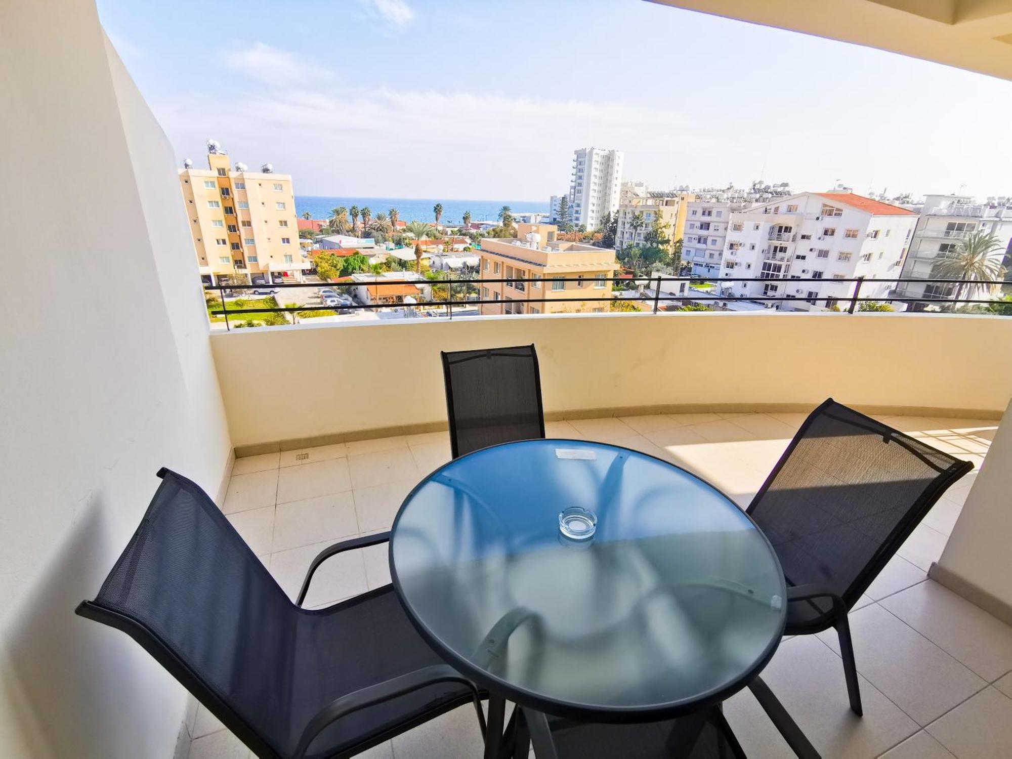License To Chill Apartment Ларнака Екстер'єр фото